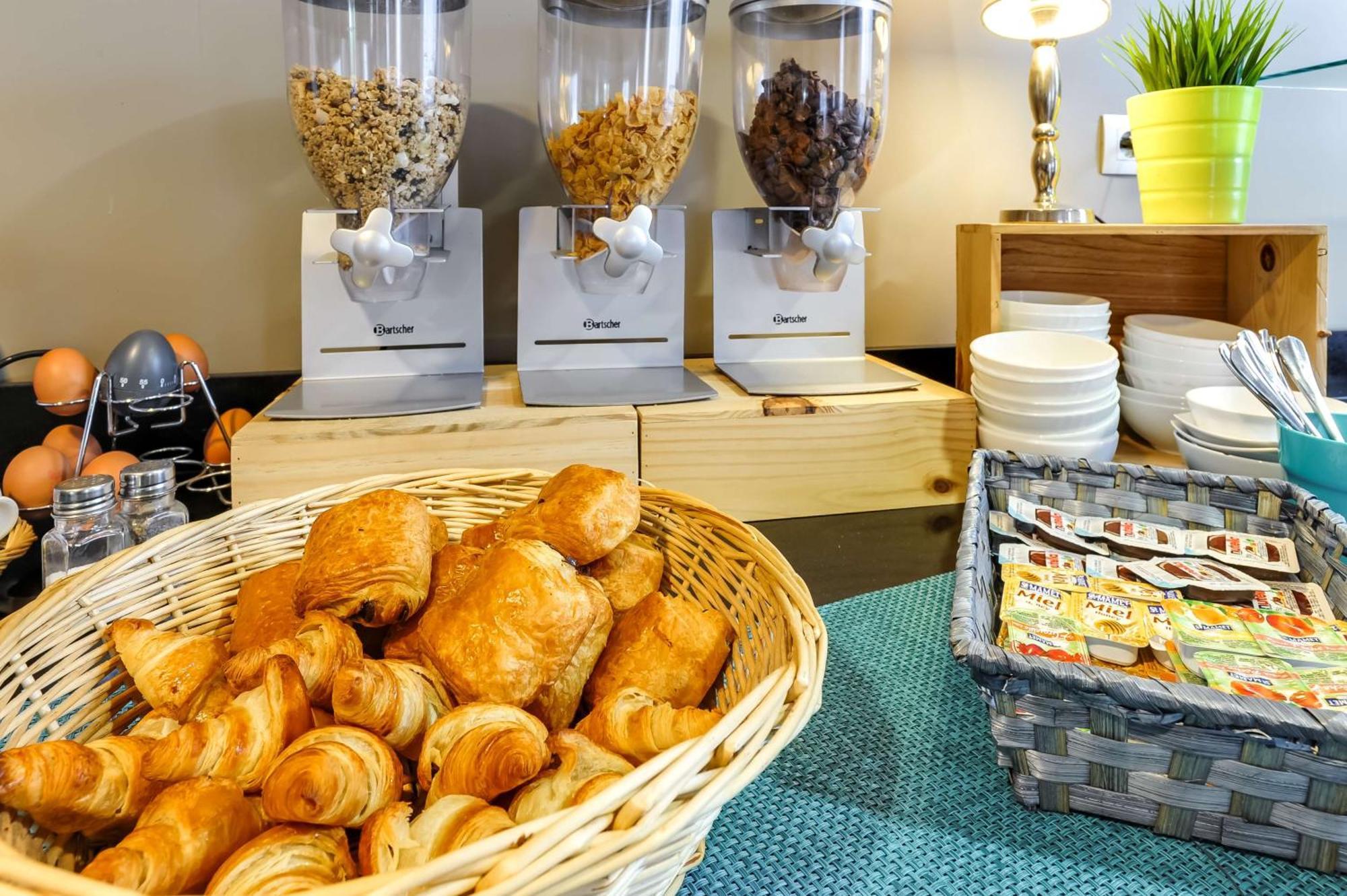 Brit Hotel Le Galion & Spa Binic Bagian luar foto