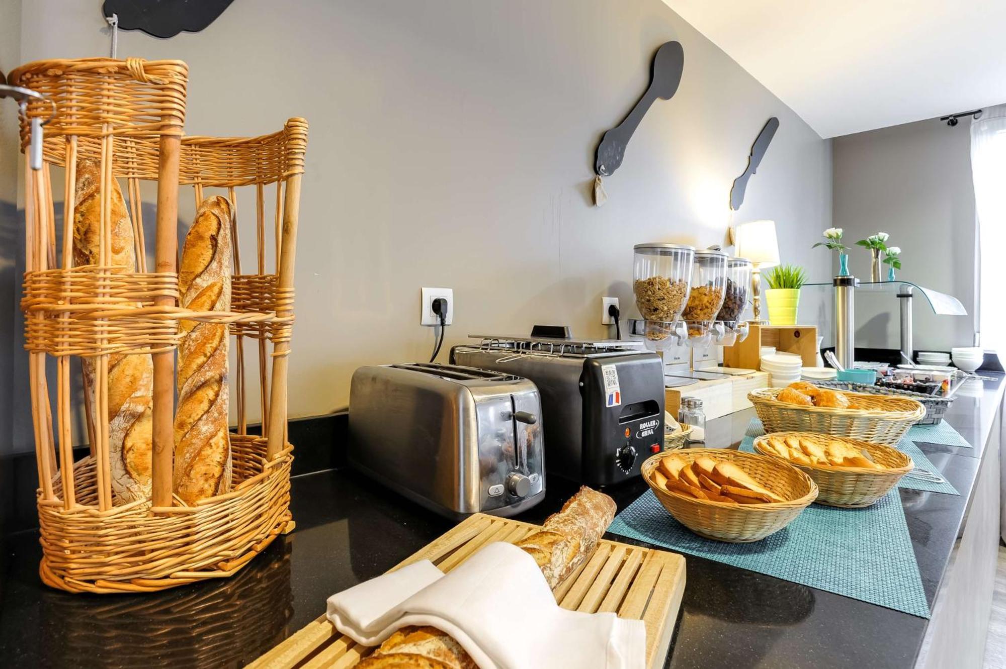 Brit Hotel Le Galion & Spa Binic Bagian luar foto